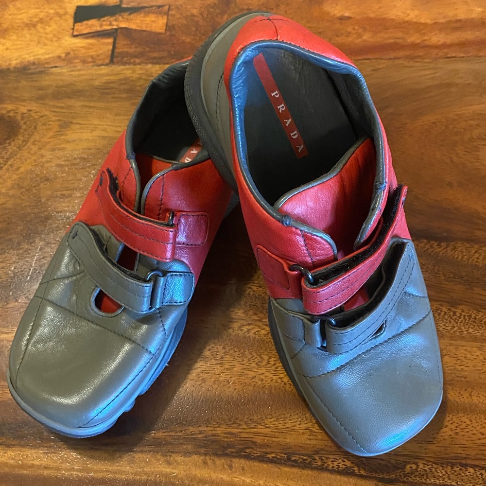 New! Prada Shoes sz 13 Kid (31 eur)